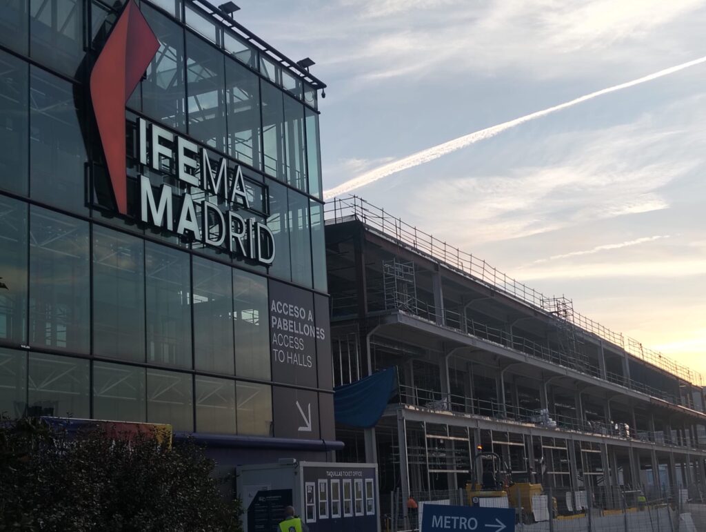 Colocación de chapa colaborante en el circuito de Fórmula 1 Madring, IFEMA Madrid